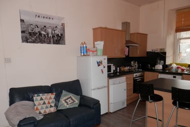 4 bed flat, Whitehall Street, City centre, Dundee, DD14AF - Image 2